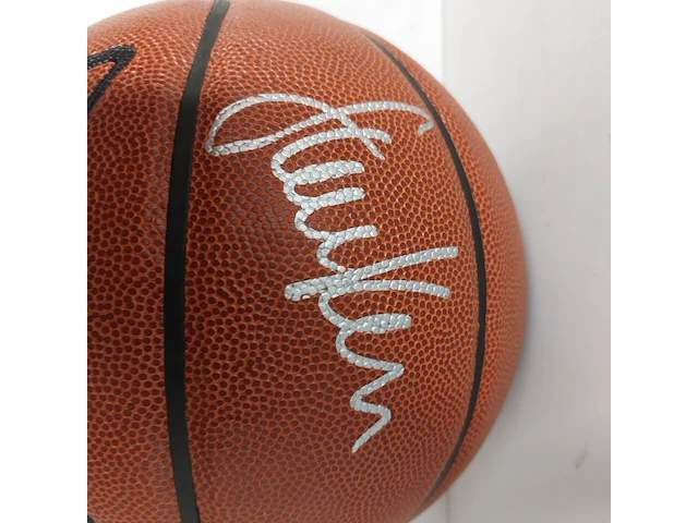 3x basketbal | 2x gesigneerd, spalding en nike - afbeelding 2 van  14