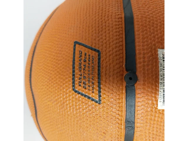 3x basketbal | 2x gesigneerd, spalding en nike - afbeelding 6 van  14