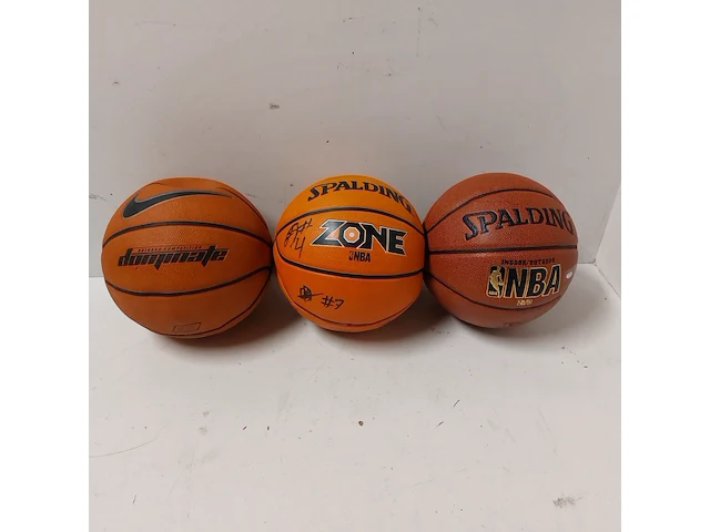 3x basketbal | 2x gesigneerd, spalding en nike - afbeelding 1 van  14