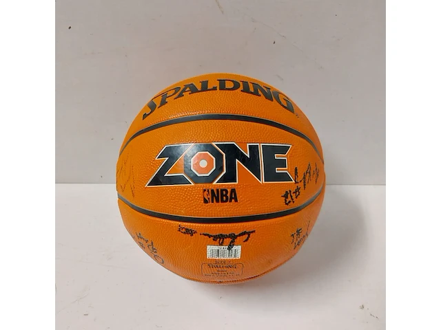 3x basketbal | 2x gesigneerd, spalding en nike - afbeelding 7 van  14