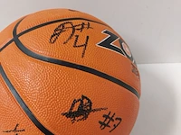 3x basketbal | 2x gesigneerd, spalding en nike - afbeelding 9 van  14