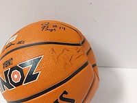 3x basketbal | 2x gesigneerd, spalding en nike - afbeelding 11 van  14