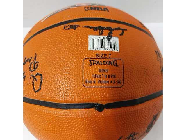 3x basketbal | 2x gesigneerd, spalding en nike - afbeelding 12 van  14