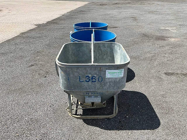 3x betonkubel 300/350l - afbeelding 12 van  17