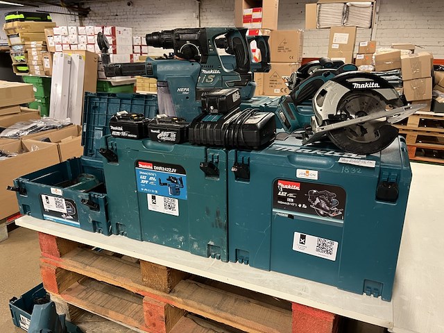 3x bouwgereedschap, 3x accu, 1x lader, m-boxen makita, 1x djv182zj, 1x dhs630zj, 1x dhr242zjv - afbeelding 1 van  11