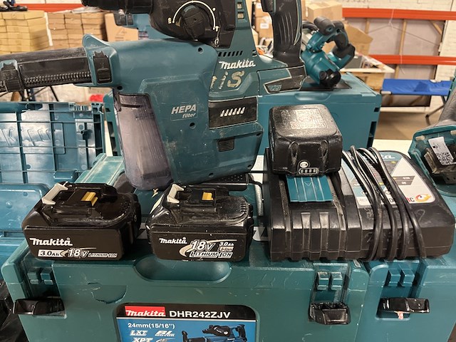 3x bouwgereedschap, 3x accu, 1x lader, m-boxen makita, 1x djv182zj, 1x dhs630zj, 1x dhr242zjv - afbeelding 6 van  11
