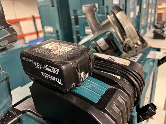 3x bouwgereedschap, 3x accu, 1x lader, m-boxen makita, 1x djv182zj, 1x dhs630zj, 1x dhr242zjv - afbeelding 7 van  11