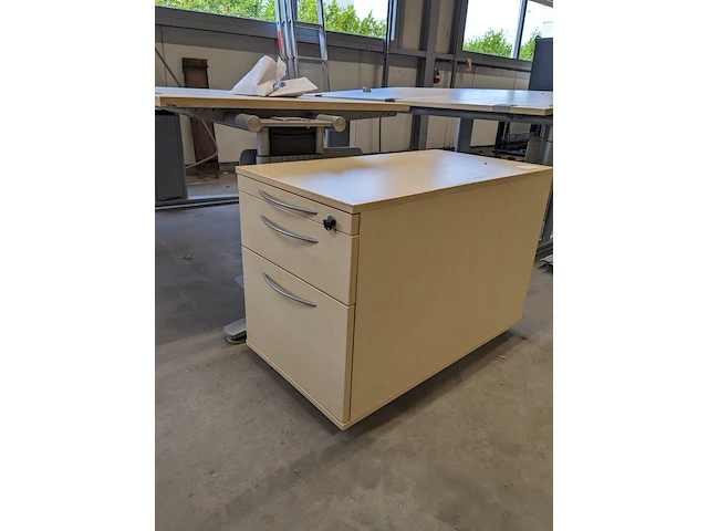 3x bureau met 2x ladeblok - afbeelding 7 van  8