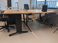 3x bureau met 3x bureaustoel en ladeblok | locatie amsterdam - afbeelding 3 van  9