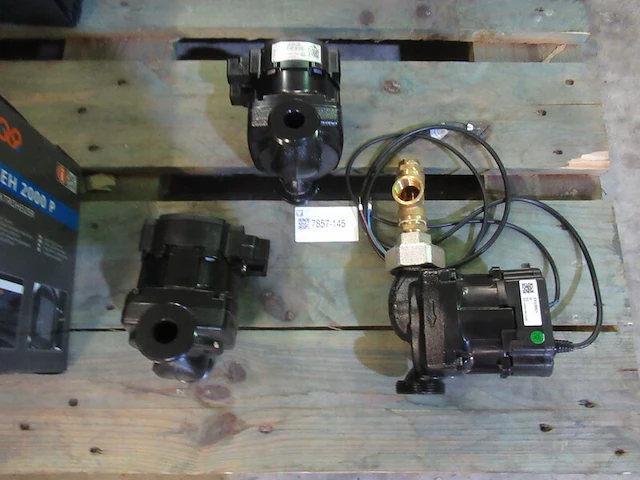 3x circulatie pompen , ksb, calio si - afbeelding 1 van  5