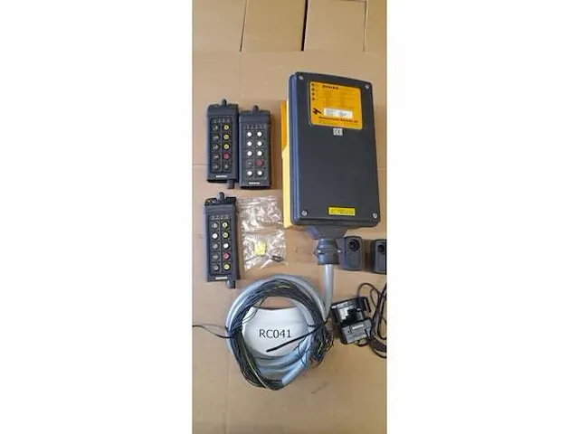 3x demag radiobesturingen t.b.v. bovenloopkranen / takels - afbeelding 1 van  10
