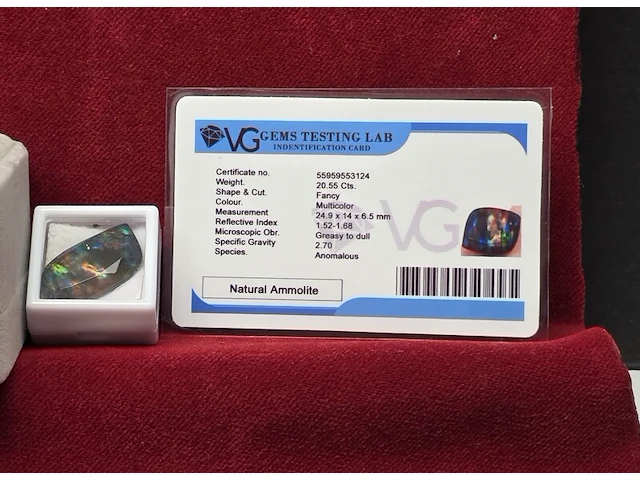 3x diamant 0,29 ct/ topaas 68,30 ct / ammoliet 20,55 ct - afbeelding 13 van  49