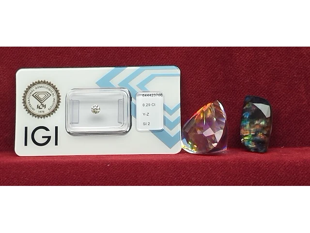 3x diamant 0,29 ct/ topaas 68,30 ct / ammoliet 20,55 ct - afbeelding 41 van  49
