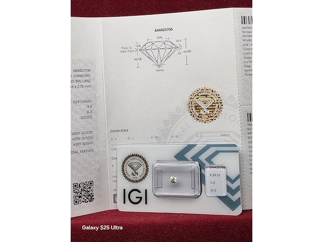 3x diamant 0,29 ct/ topaas 68,30 ct / ammoliet 20,55 ct - afbeelding 48 van  49
