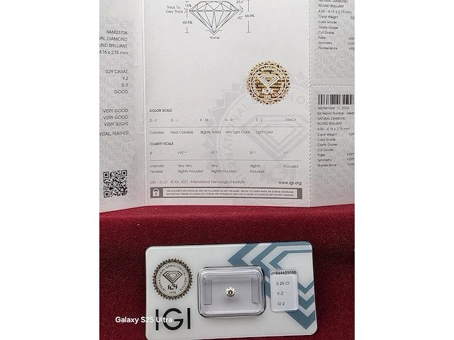 3x diamant 0,29 ct/ topaas 68,30 ct / ammoliet 20,55 ct - afbeelding 49 van  49