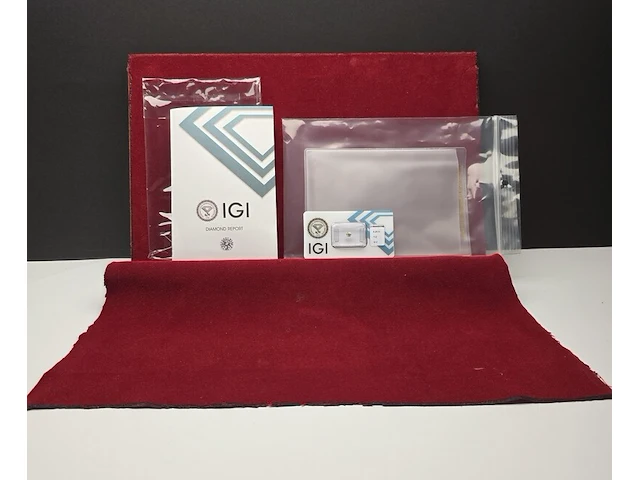 3x diamant 0,29 ct/ topaas 68,30 ct / ammoliet 20,55 ct - afbeelding 1 van  49