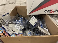 3x doos diversen w.o. plastic zakken en feestartikelen - afbeelding 2 van  6