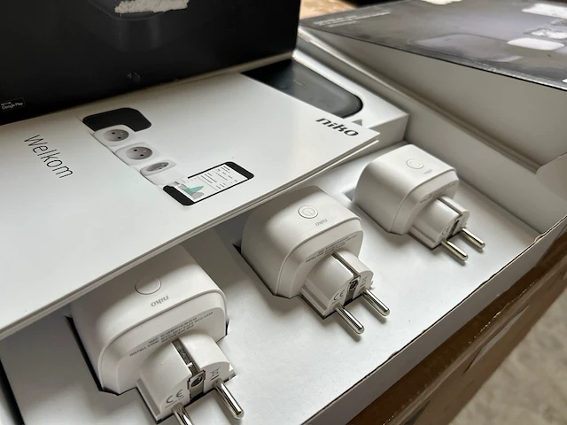 3x draadloze slimme hub, starter kit slim wonen niko - afbeelding 4 van  7