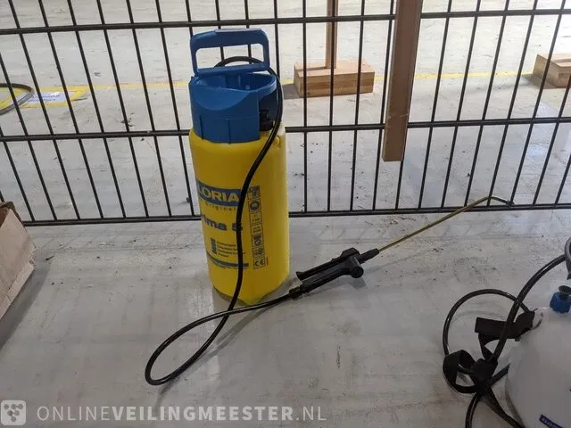 3x drukvat met een dompelpomp o.a. gloria en gardena - afbeelding 6 van  7