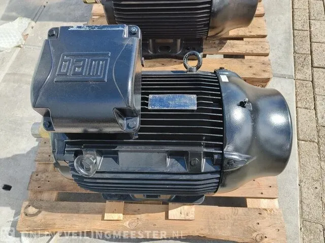 3x elektromotor 75 kw ongebruikt weg, w22 premium, zwart, bouwjaar 2018 - afbeelding 3 van  8
