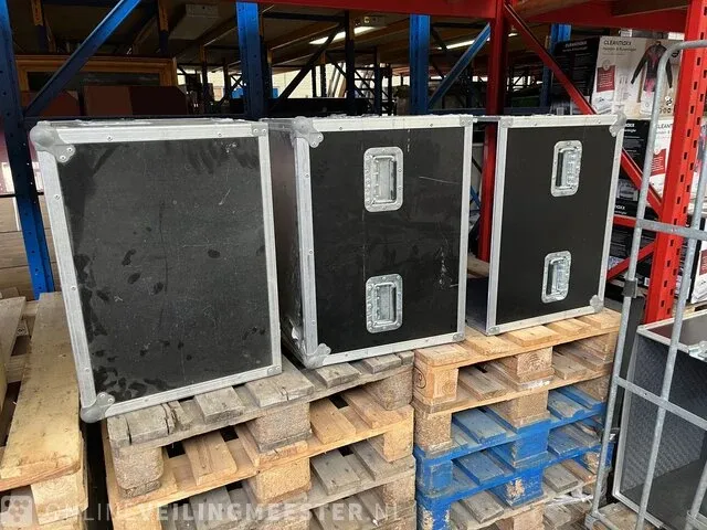 3x flightcase met dansplaten en muziekinstallatie - afbeelding 6 van  14