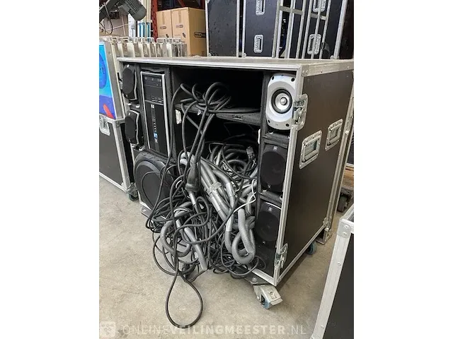 3x flightcase met dansplaten en muziekinstallatie - afbeelding 12 van  14