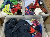 3x grote bakken kleding - afbeelding 1 van  8