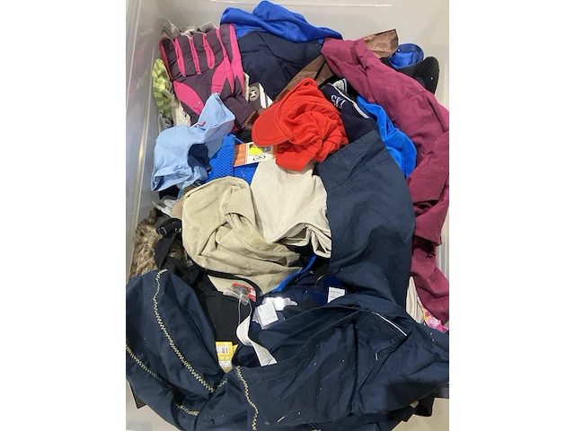 3x grote bakken kleding - afbeelding 4 van  8