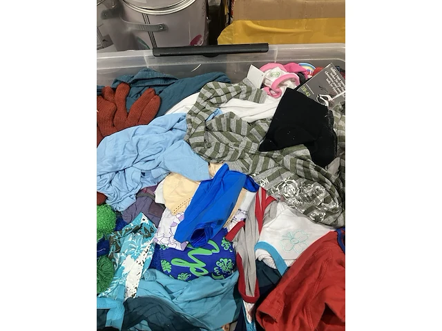 3x grote bakken kleding - afbeelding 7 van  8
