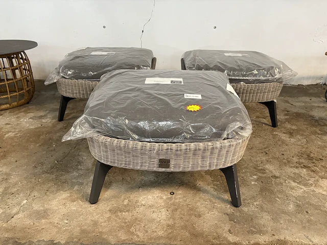 3x hocker, voetenbank 72x62x32 cm, 4 seasons outdoor - afbeelding 1 van  7