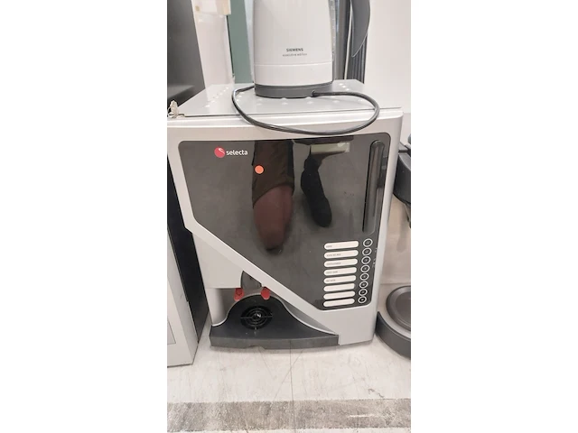 3x horeca koffie automaten, douwe egberts, celecta, animo - afbeelding 12 van  14