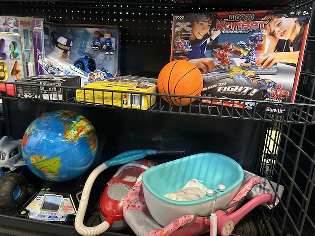 3x inhoud stellingvak met a-merk speelgoed w.o. jumbo, ycoo, mario kart, gear2play - afbeelding 4 van  8