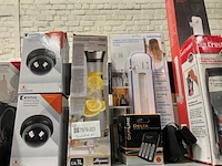 3x inhoud stellingvak w.o. bouwmarktartikelen w.o. dunlop, grundig - afbeelding 3 van  4