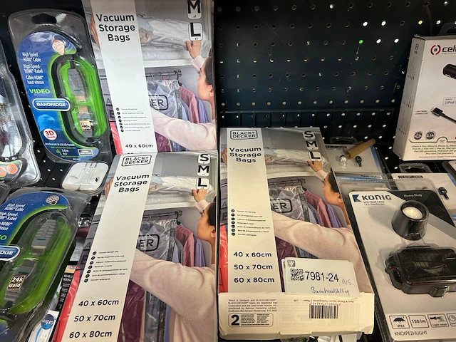 3x inhoud stellingvak w.o. bouwmarktartikelen w.o. konig, black&decker - afbeelding 11 van  13