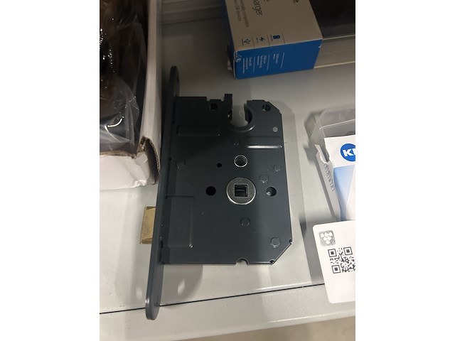 3x inhoud stellingvak w.o. deurbeslag en elektronica w.o. hoppe, slv, toolcraft, levivo - afbeelding 3 van  11