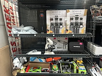 3x inhoud stellingvak w.o. juicemaker, vacuumcleaner, divers speelgoed w.o. keenray, perobuno - afbeelding 1 van  9