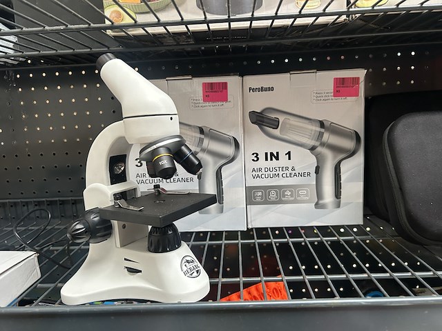 3x inhoud stellingvak w.o. juicemaker, vacuumcleaner, divers speelgoed w.o. keenray, perobuno - afbeelding 2 van  9