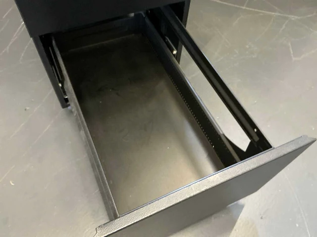 3x kantoorkast (1x 1200x460x1070, 1x 1200x450x1065, 1x 430x780x640mm)4x stoel - afbeelding 7 van  9
