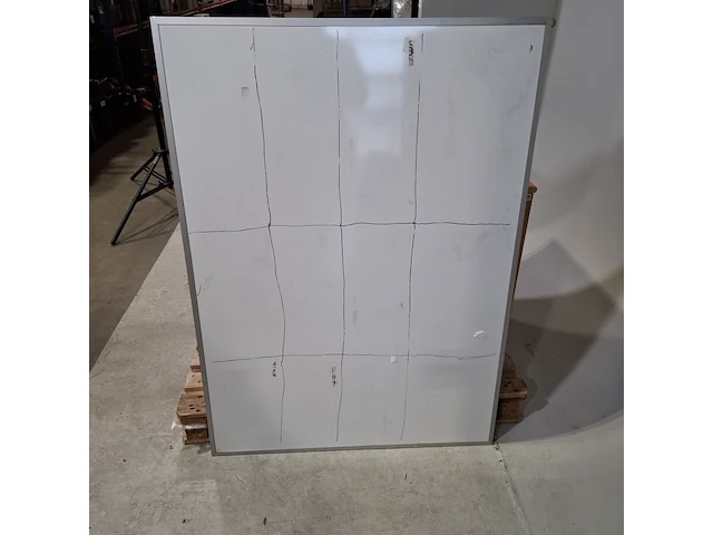 3x kast en 1x whiteboard - afbeelding 8 van  8