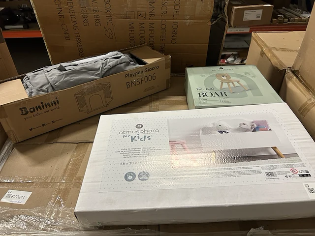 3x kindermeubelen w.o. box, stoeltje atmosphera, baninni - afbeelding 1 van  6