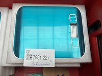 3x krat met o.a. make-up organizer, aftershave w.o. fresh up - afbeelding 2 van  12