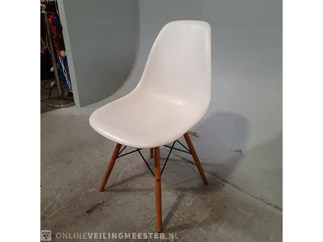 3x kuipstoel vitra, eames - afbeelding 3 van  9