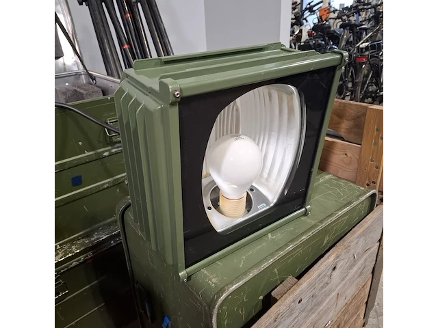 3x lamp in transportkist en 3x statief - afbeelding 6 van  9