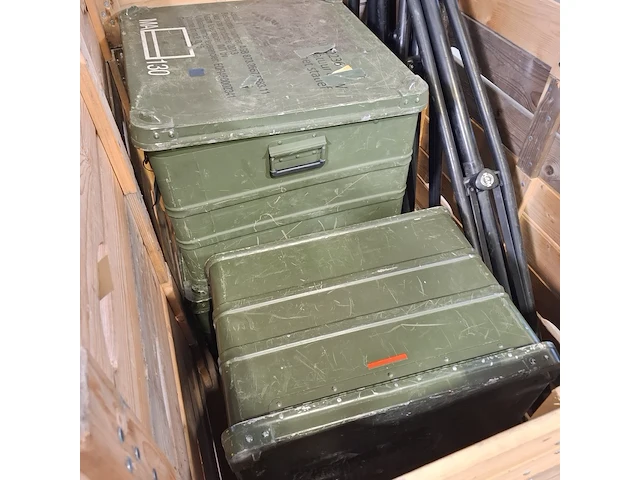 3x lamp in transportkist en 3x statief - afbeelding 10 van  10
