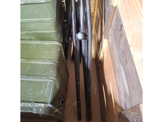 3x lamp in transportkist en 3x statief - afbeelding 4 van  10