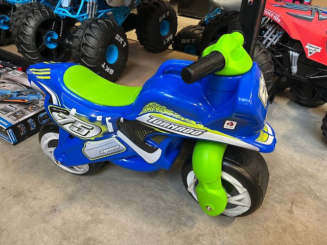 3x onderkant stelling loopauto's, speelgoed - afbeelding 4 van  8