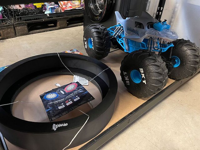 3x onderkant stelling loopauto's, speelgoed - afbeelding 8 van  8