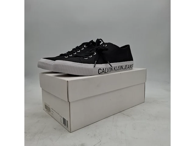 3x paar schoenen, maat 43, calvin klein - afbeelding 1 van  8