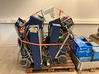 3x pallet acculaders en omvormers - afbeelding 10 van  11