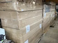3x pallet met bed hoofdborden (23 totaal) diverse kleuren - afbeelding 2 van  5
